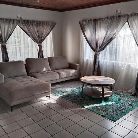Oak Gardens Bed And Breakfast Ньюкасл Экстерьер фото