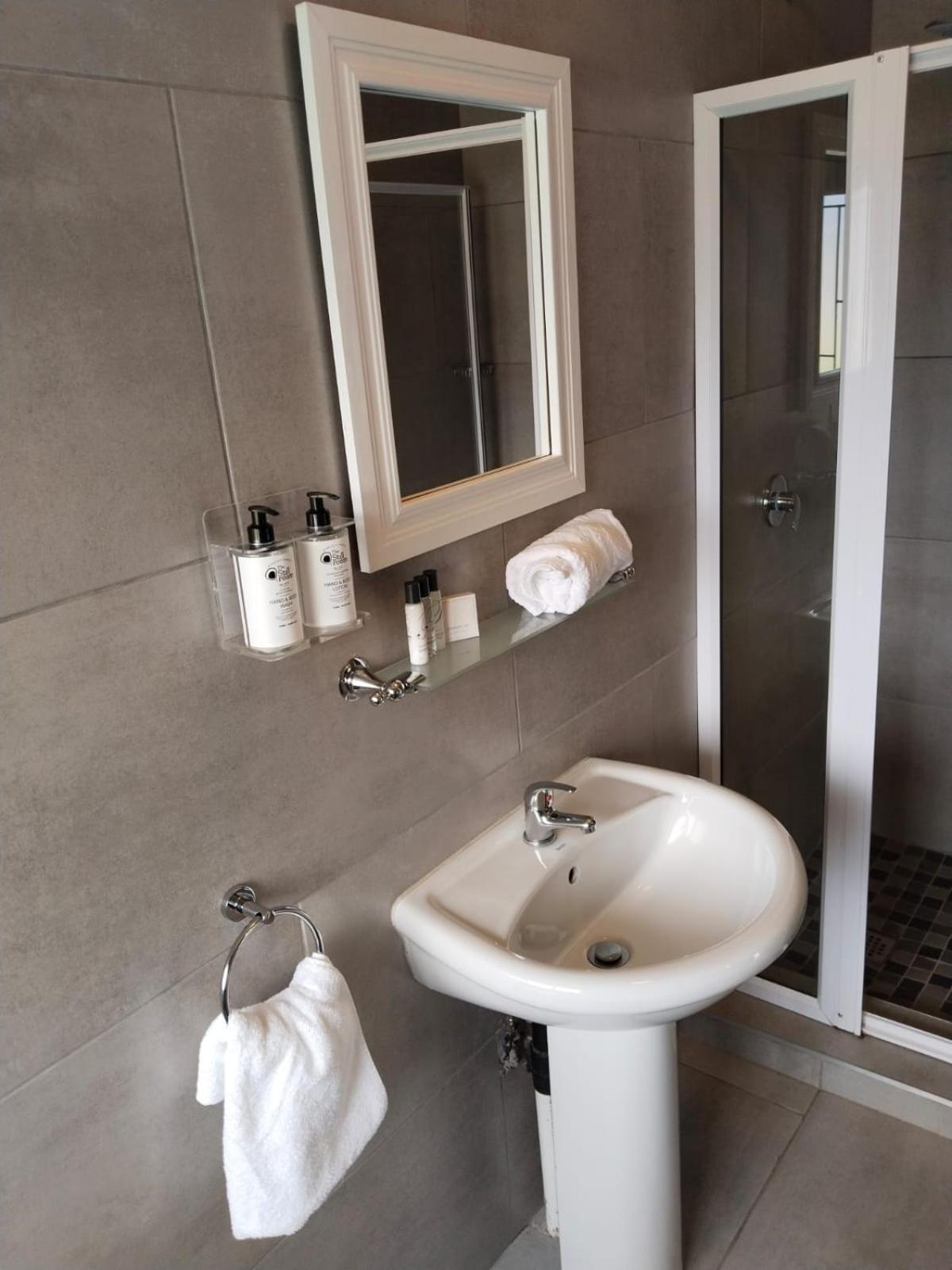 Oak Gardens Bed And Breakfast Ньюкасл Экстерьер фото