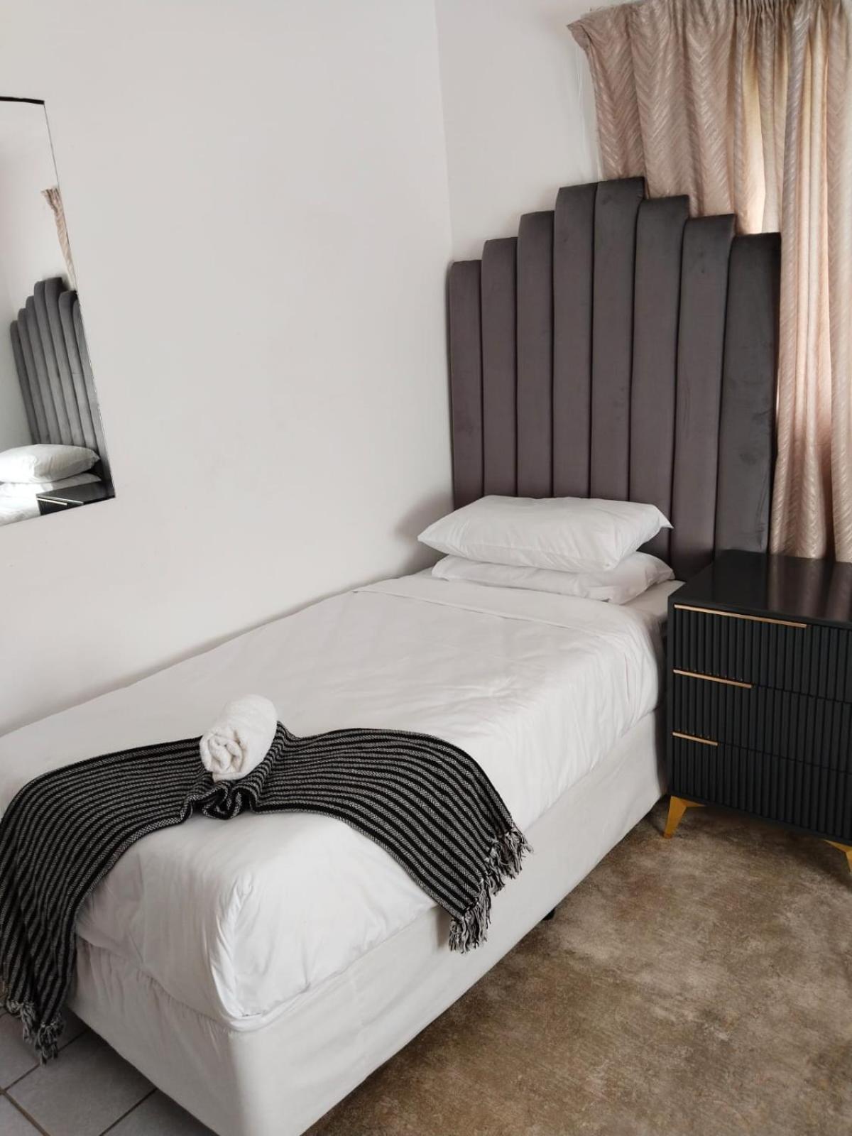 Oak Gardens Bed And Breakfast Ньюкасл Экстерьер фото